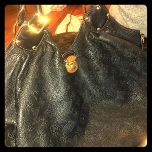 Louis Vuitton Mahina XL Hobo